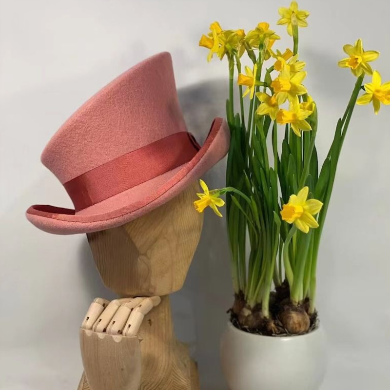Fedora Hat Wool - หมวกทรงสูงทำจากผ้าขนสัตว์พร้อมริบบิ้นสีน้ำเงิน หมวกเฟโดร่าสำหรับนักมายากล ชุดคอสเพลย์สำหรับงานปาร์ตี้ อุปกรณ์ประกอบการแสดงบนเวทีและงานคาร์นิวัล สำหรับผู้ชายและผู้หญิง